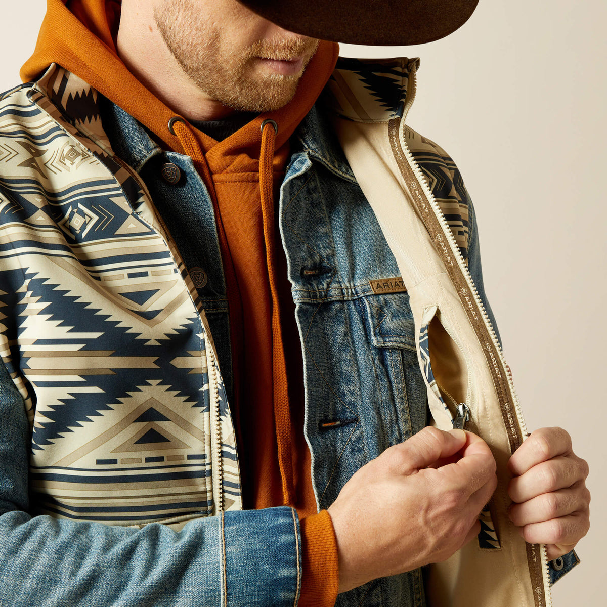 Logo Softshell Vest - Ariat Latest