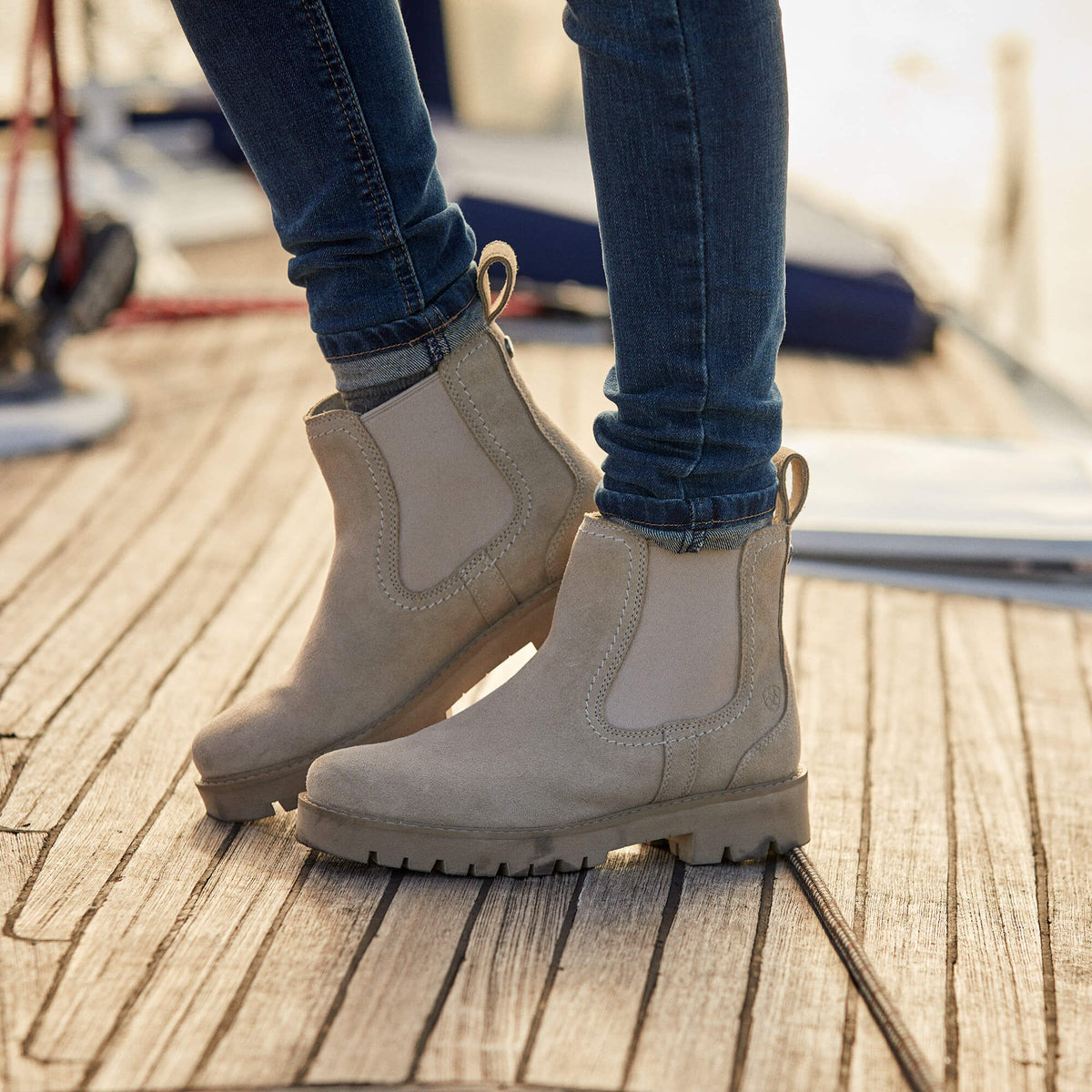 Wexford Lug Chelsea Boot - Ariat Signature