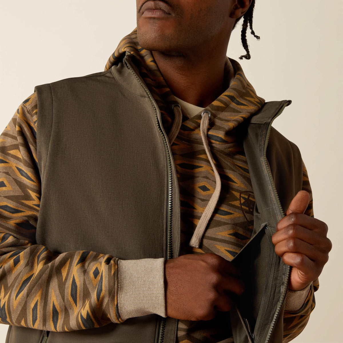 Logo Softshell Vest - Ariat Trending