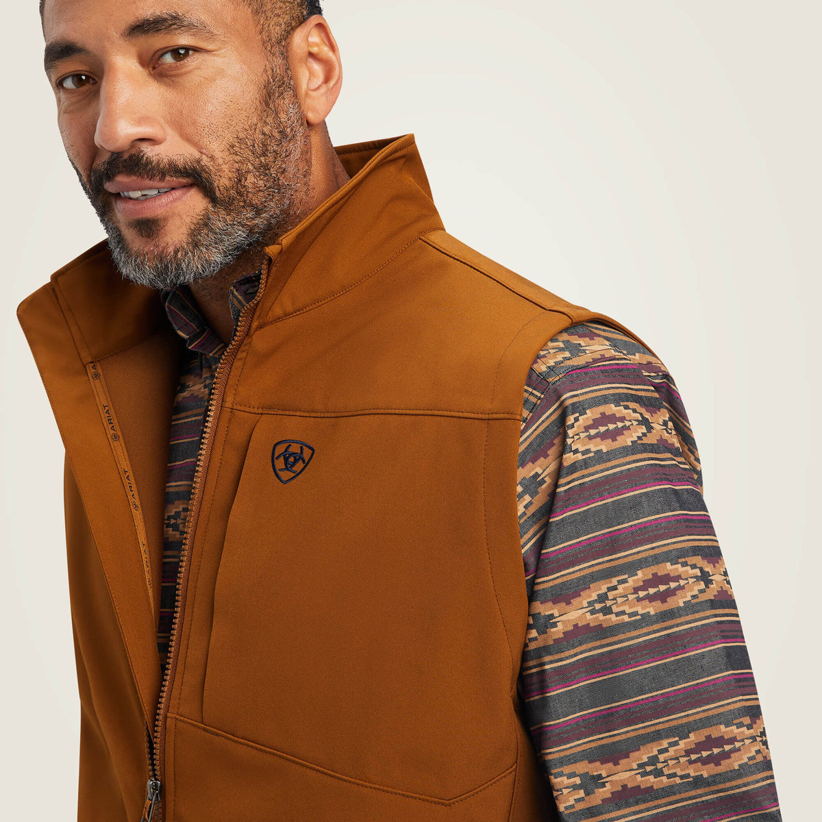 Logo 2.0 Softshell Vest - Ariat Essential