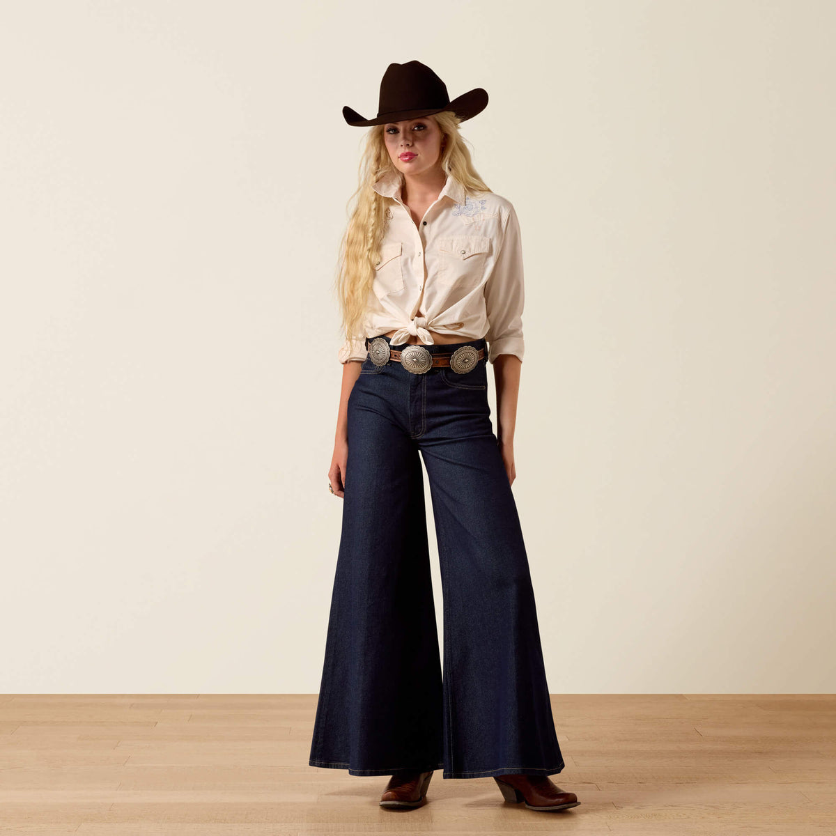 Ashville Embroidered Snap Shirt - Ariat Featured